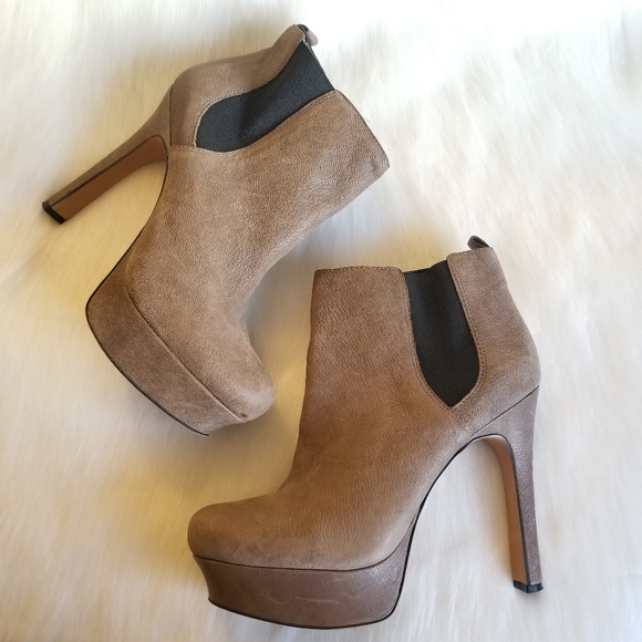 VINCE CAMUTO | BAILEY Platform Booties - Picture 1 of 6